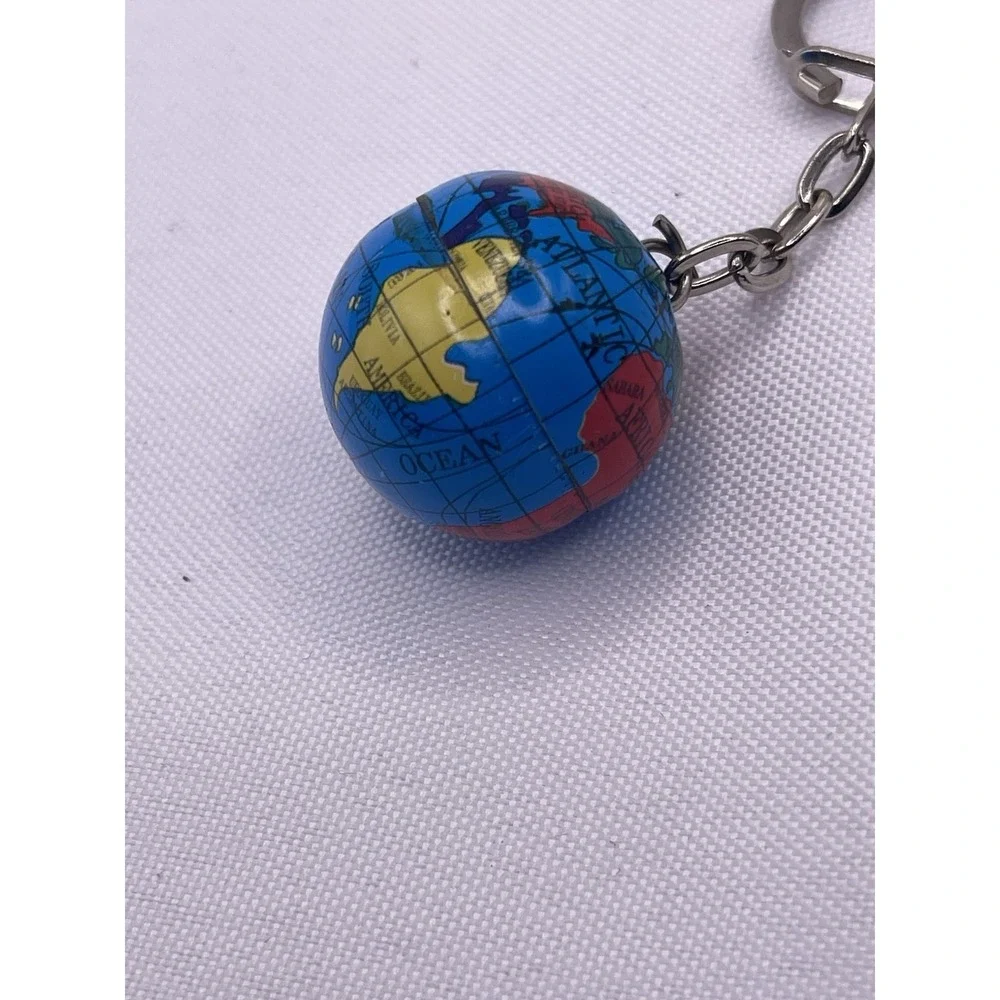 Vintage Globe Earth Map Countries‎ Oceans Planet World Keychain Key Ring Chain